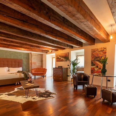 Aurelia Luxury - Piazza Delle Erbe Hotell Verona Eksteriør bilde
